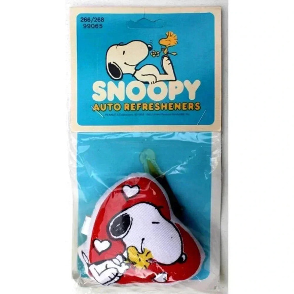 Sealed 1965 Vintage Peanut Snoopy Cool Sunglasses Woodstock Auto Refreshener NOS - Picture 1 of 2